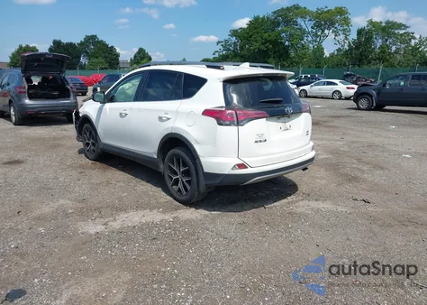 2018 Toyota Rav4 Se z USA, uszkodzony, nr VIN JTMJFREV1JJ743094
